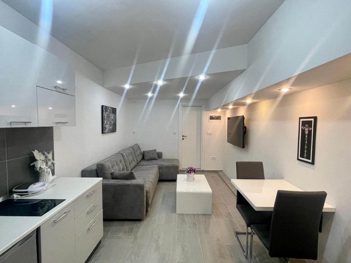 Apartment Diamond -Modern And Lovely Seaside Studio Apartment Kotor Exterior foto
